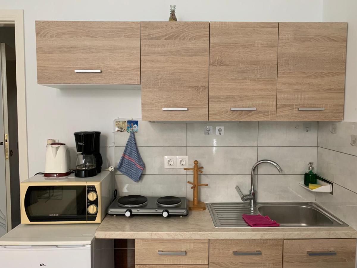 Holodek Apartments Ground & Semibasement Athen Exterior foto
